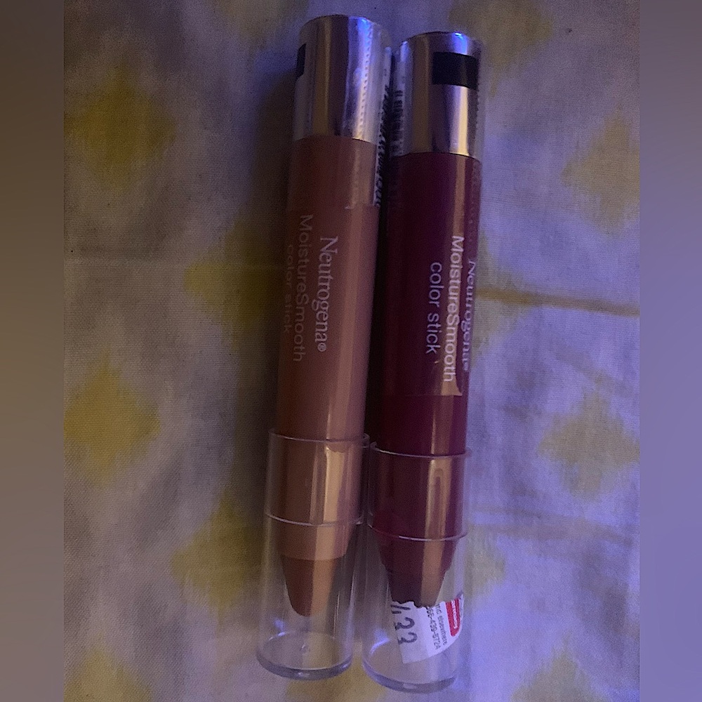 NEVER WORN MAKE-UP ESSENTIALS: - Picture 5 of 11